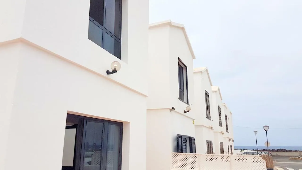 The White House Villa Orzola Holiday home